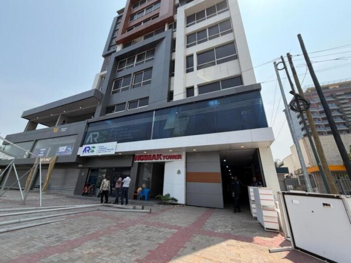 Bâtiment moderne du siège de l’ARE dans la commune de Gombe à Kinshasa lors de son inauguration officielle