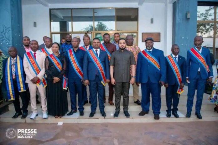 Scène de l'élection du nouveau bureau de l'Assemblée provinciale du Bas-Uele