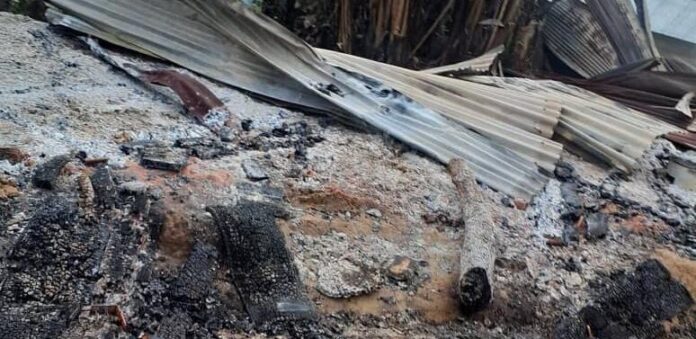 Village incendié par les rebelles ADF à Beni