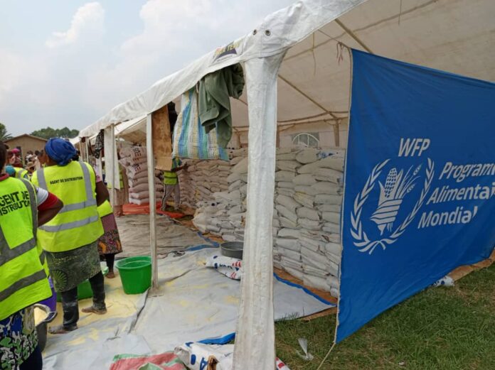 Rations alimentaires distribuées aux familles affectées par Ebola à l'hôpital de Beni