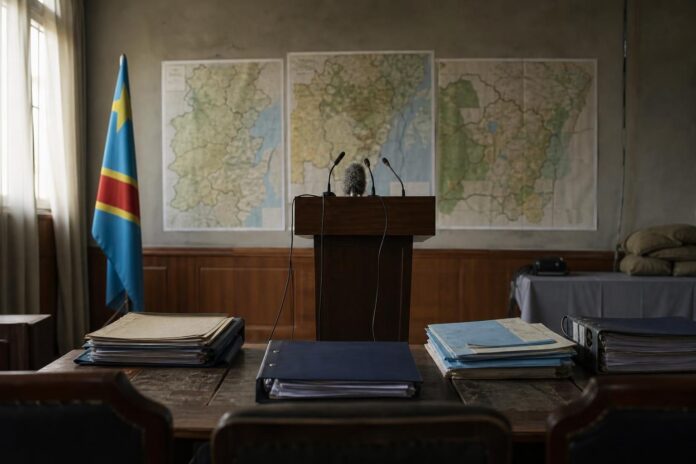 Vue symbolique d'une salle d'assemblee avec cartes de l'Est congolais et ambiance de crise securitaire