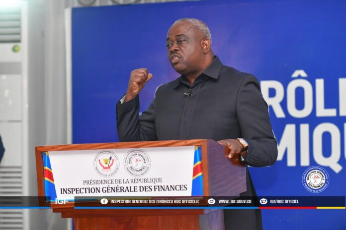 Participants au séminaire de l'IGF sur le contrôle systémique à Kinshasa