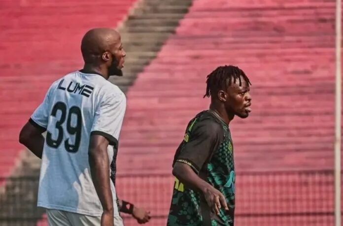 Match de football entre l'AS Vita Club et le TP Mazembe au stade Tata Raphaël à Kinshasa