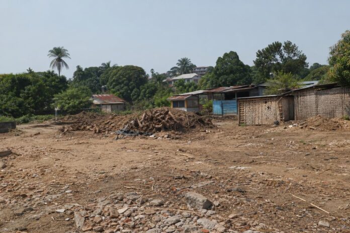Terrain vague destine a la construction d un complexe sportif a Kisangani