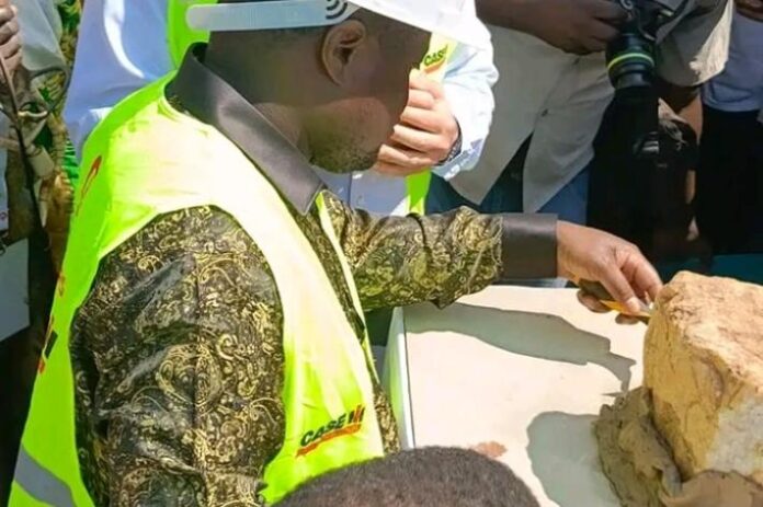 Construction de l'usine Congo Motors pour la fabrication de tracteurs agricoles à Kinzalandi
