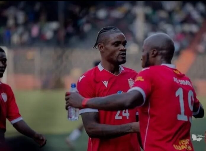Les joueurs du CS Don Bosco et de l'AS Simba en action lors du match nul 0-0 à Lubumbashi