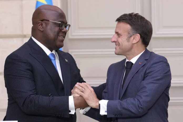 Les présidents Macron et Tshisekedi lors d'un entretien téléphonique sur la coopération bilatérale