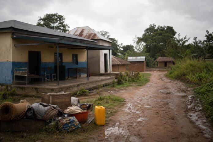 Habitations rurales et centre de sante dans une zone de Bulungu sous tension sanitaire