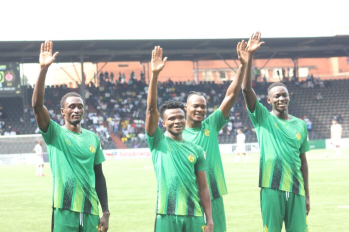 Match de football entre Maniema Union et Céleste FC au stade Tata Raphaël à Kinshasa