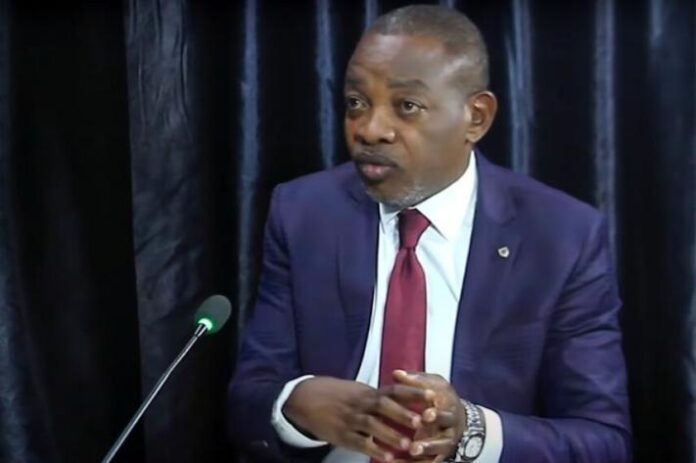 Député honoraire Mike Mukebayi commente sur réseau social