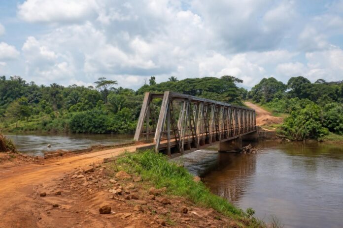 Pont Lokenye, principal point d'entrée des marchandises vers Lodja depuis Kinshasa