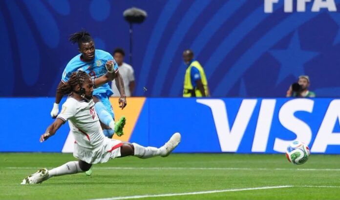 Tableau d affichage d un stade a Atlanta apres la victoire 2-1 de l Angleterre contre les Leopards