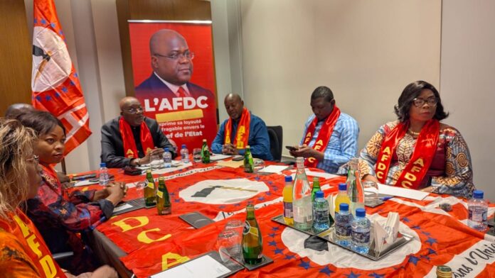 Comité de crise de l'AFDC en réunion