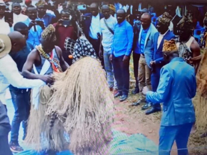 Danse traditionnelle Bukondo des Banyanga