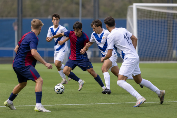 Match amical a huis clos entre Barcelone et le Club Esportiu Europa sur un terrain d entrainement