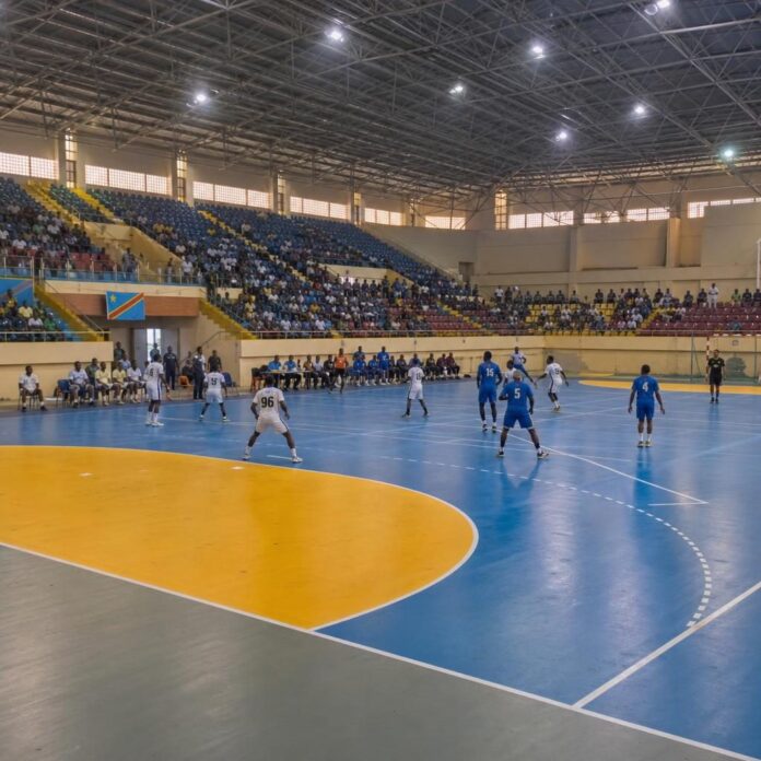 Match de handball au gymnase jumelé du Stade des Martyrs de Kinshasa pendant le CACVC 2026