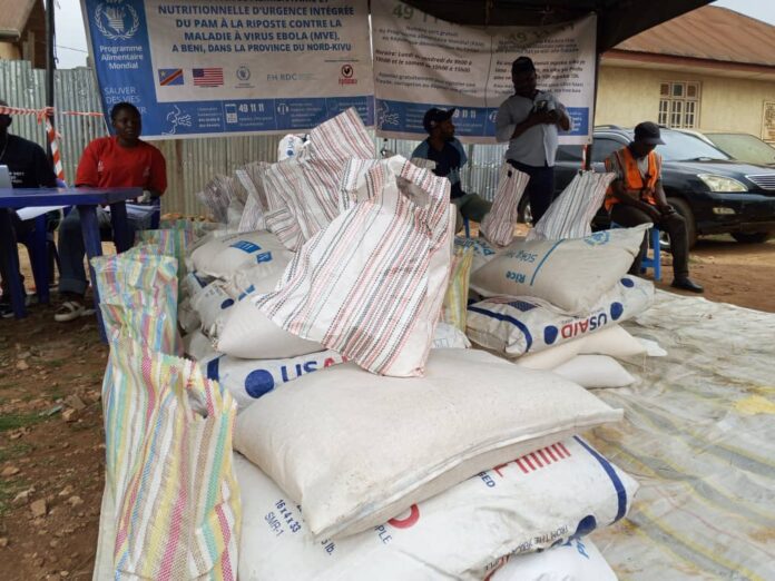 Distribution de sacs de riz et farine aux ménages contacts Ebola à Beni par le PAM
