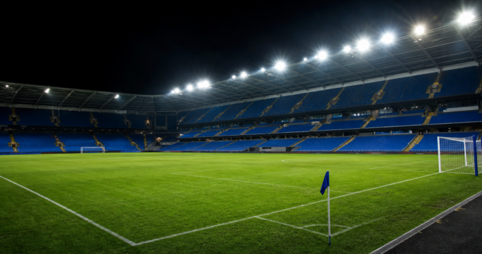 Stade de football de nuit pour Getafe contre Tenerife en juillet 2026