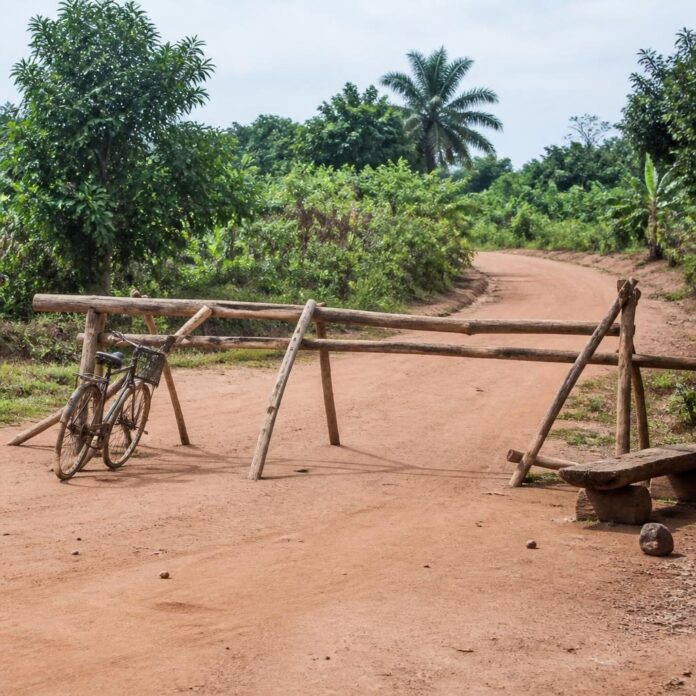 Barrière illégale sur une route au Kasaï-Central