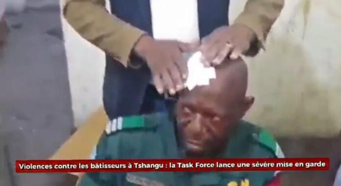 Jeunes armés de pierres et machettes attaquant des travailleurs d'assainissement à Masina, Kinshasa