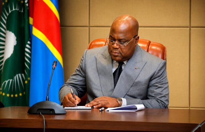 Signature de la loi sur le contenu local par le président congolais