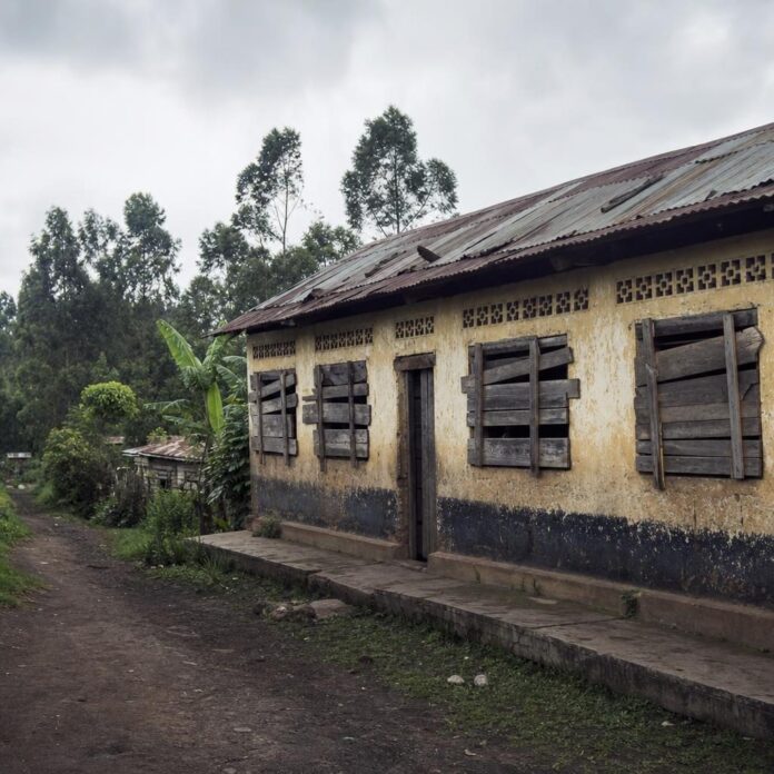 Écoles primaires et secondaires fermées dans le groupement Mwenye, Lubero