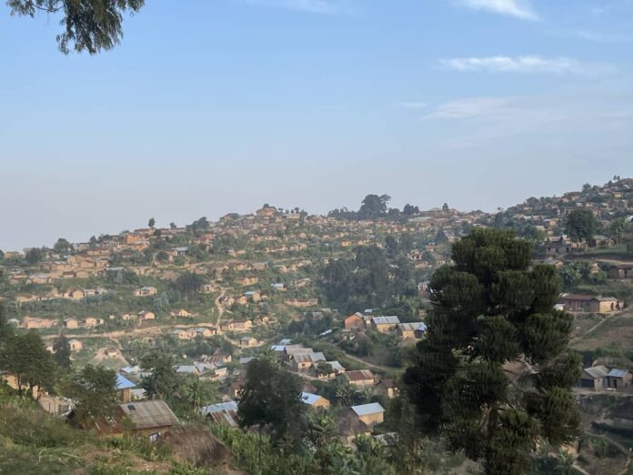 Village minier de Mangumo où une maladie inconnue a causé des décès