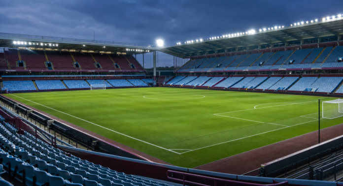 Stade anglais sous les lumieres pour Stevenage contre West Ham en juillet 2026