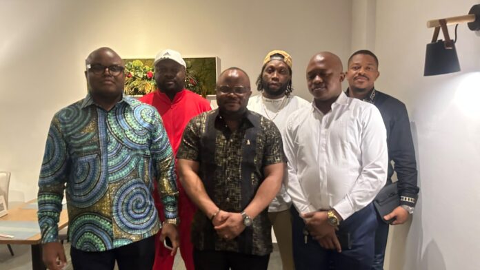 Présentation du nouveau comité sportif de l'AS Saint-Luc de Kananga lors d'une cérémonie à Kinshasa