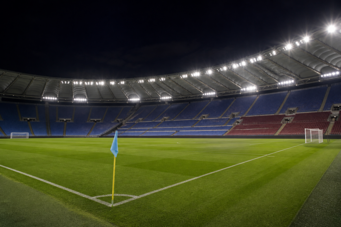 Illustration editoriale d un stade vide apres la victoire 1-0 de la Lazio face a Genoa.