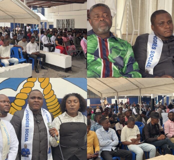 Jeunes participants lors d'une conférence sur la transformation numérique à Kinshasa
