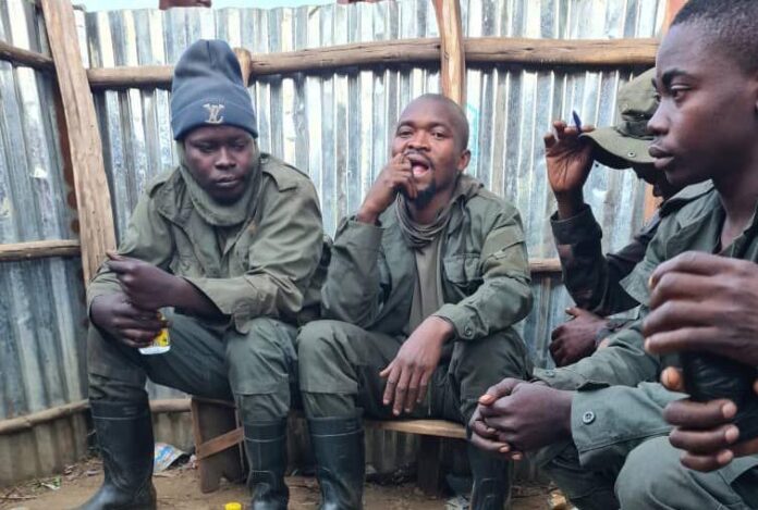 Armes déposées par des combattants M23/AFC lors de leur reddition aux Wazalendo à Kirikiri