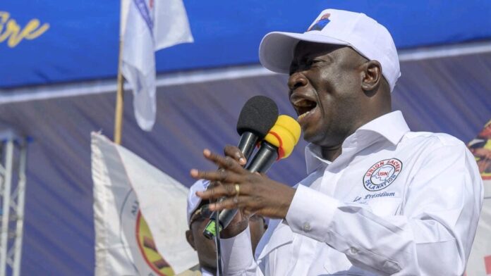 Militants de l'UDPS réunis au siège du parti à Kinshasa pour une matinée politique