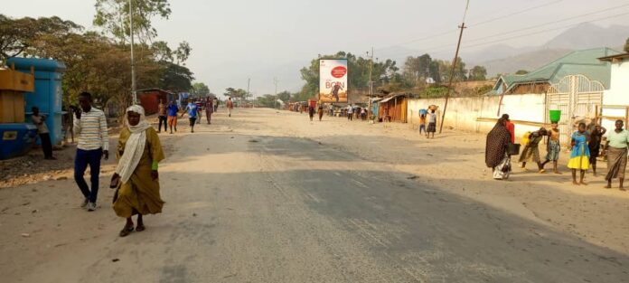 Rues désertes et boutiques fermées à Uvira pendant la journée ville morte