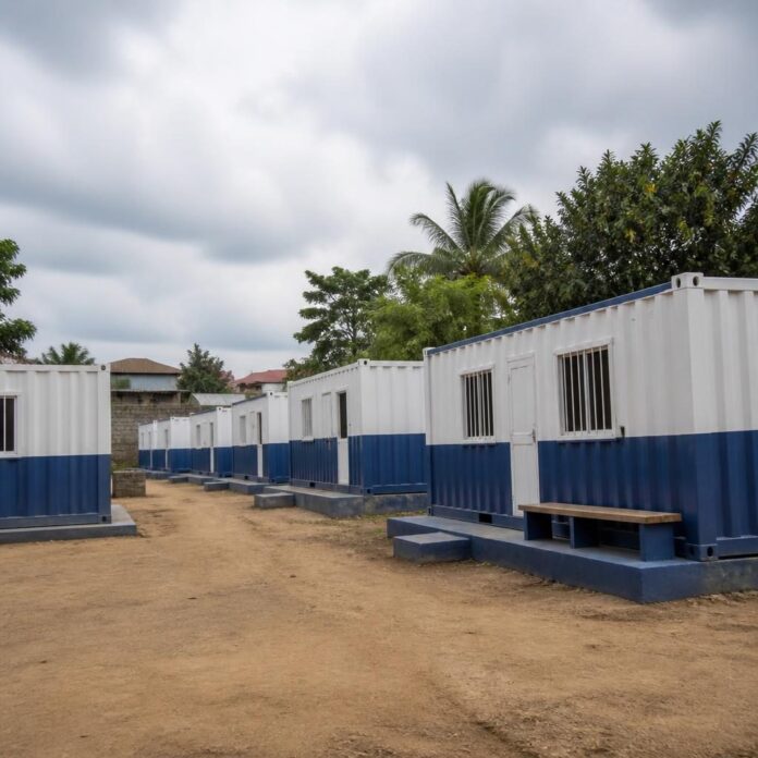 Conteneurs aménagés en bureaux pour la Police nationale congolaise à Beni