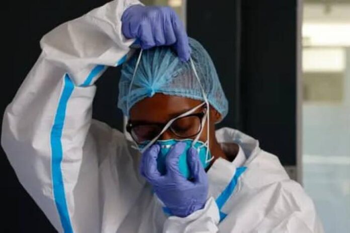 Illustration editoriale accompagnant : Ebola au Kenya : quatre nouveaux cas détectés en quarantaine