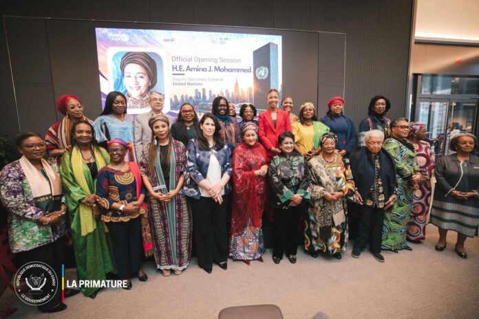 Déléguées africaines lors d’un forum international sur le leadership féminin, dans une salle de conférence à New York