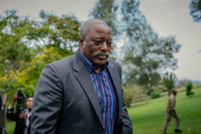 Illustration editoriale accompagnant : Kinshasa accuse Joseph Kabila de préparer une offensive avec le M23