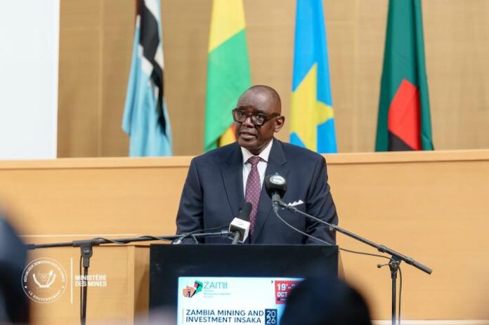 Illustration editoriale accompagnant : RDC-Zambie : transformer les minerais pour créer des emplois