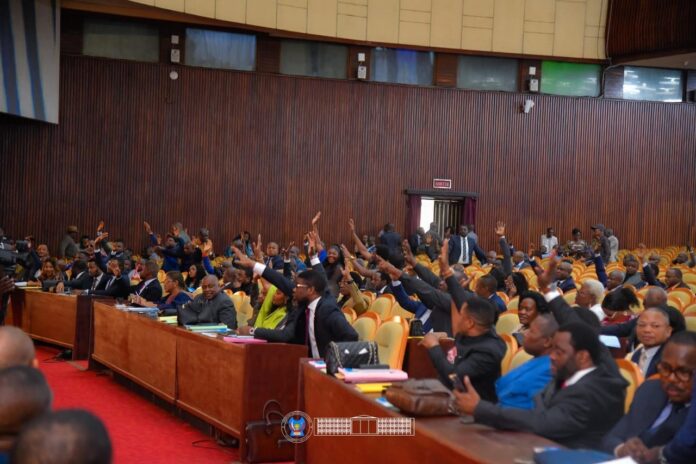 Illustration editoriale accompagnant : Référendum en RDC : la loi revient devant les députés