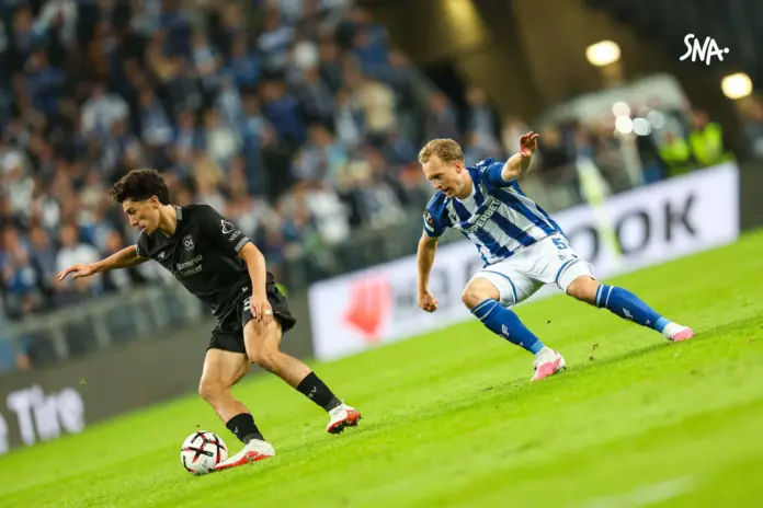 Illustration editoriale accompagnant : Schick propulse Leverkusen vers une victoire 4-0 à Poznań