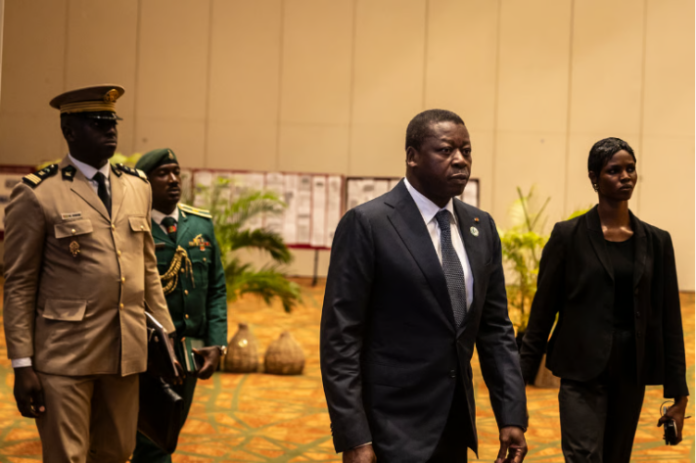 Illustration editoriale accompagnant : Togo : l'opposition refuse le dialogue et exige une transition